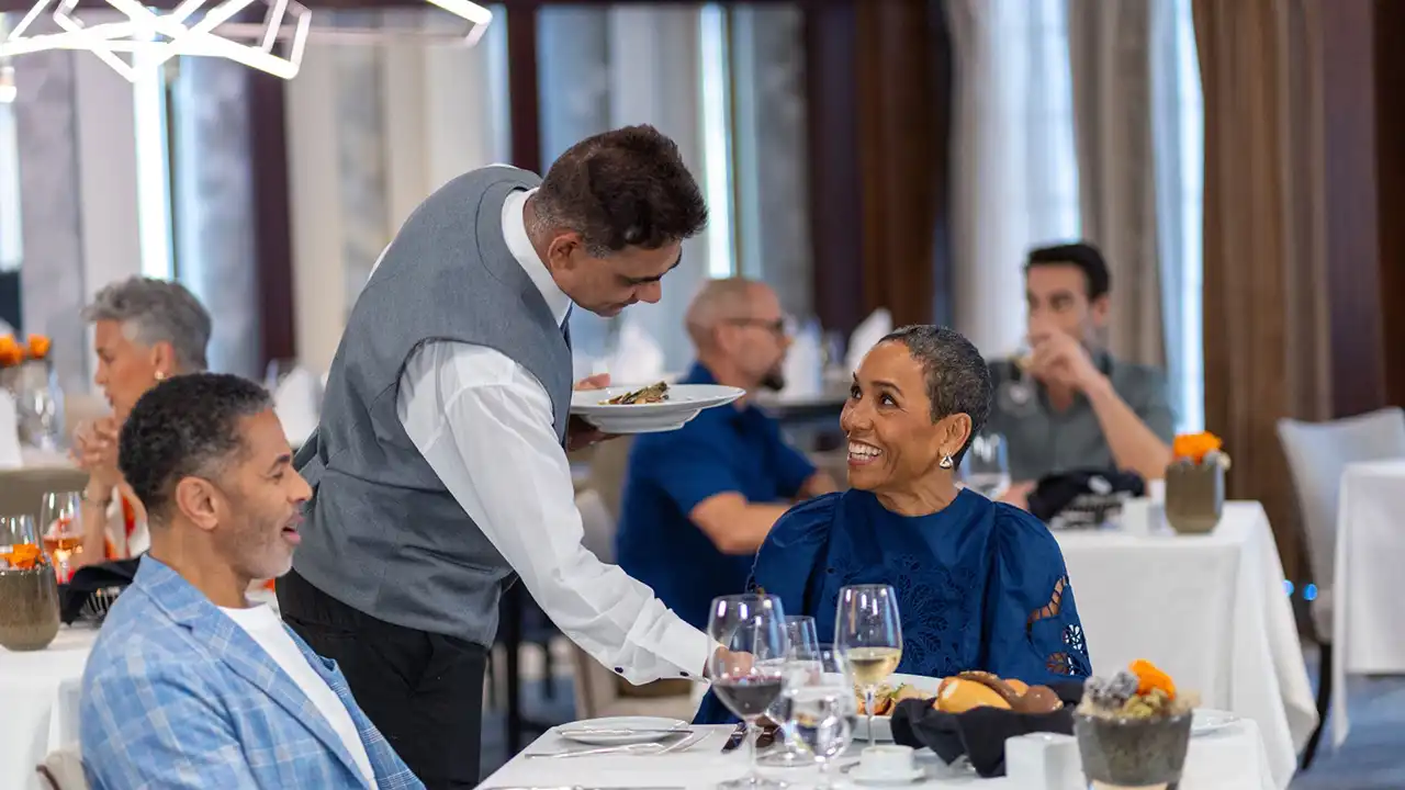 Azamara onboard dining