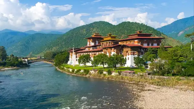 Press Pause This Holiday: 5 Dreamy Getaways That Let You Truly Unplug